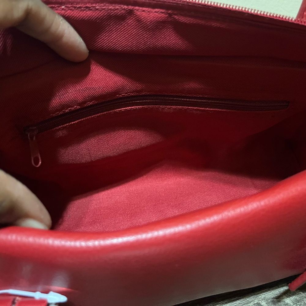 Red Shoulder Bag and Wallet Set - Picture 8 of 11